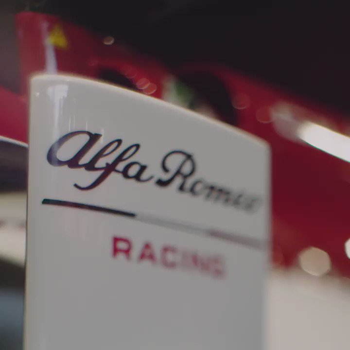 Mechanics meets emotion. Alfa Romeo F1 in all its glory with @Anto_Giovinazzi.
#GoodwoodFOS #AlfaRomeo #LaMeccanicaDelleEmozioni