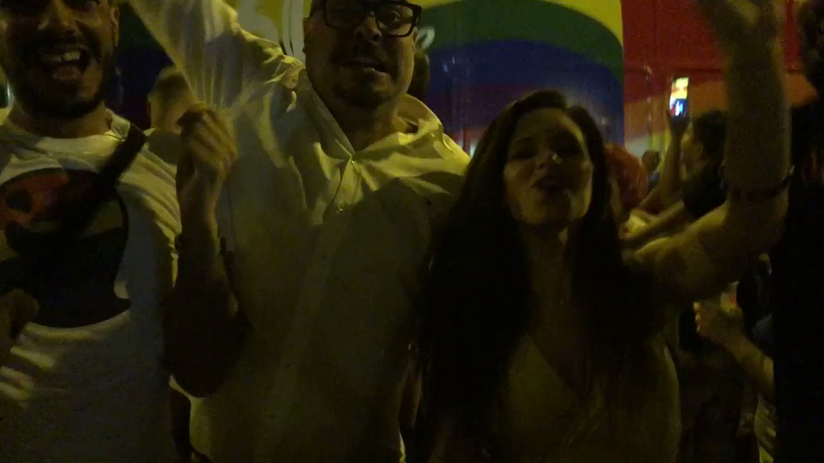En @Los40Classic_ no siempre somos gente seria.
#OrgulloLGTBI2019 @javierpenedo @AndreaSanchezTV @dani_garran