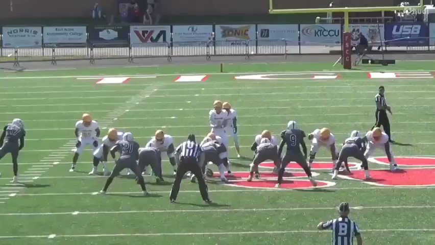 http://GridironRR.com
🚨JUCO Prospect Spotlight🚨
❗Returner❗
@nick_bohn10
📏6’0 185lb
🏈QB
🎓Sophomore (Qualifier)
🏫Georgia Military College
🎥https://www.hudl.com/video/3/11612542/5bd74db2e97af2070038d999 …