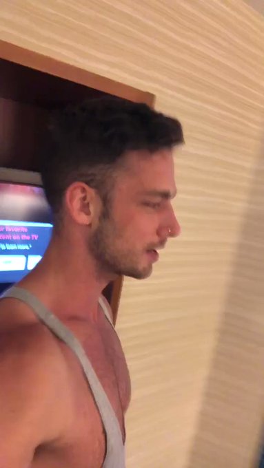 Thank you @FalconStudiosPR  #love the room #lasvegas #gayporn #porno https://t.co/ee0l3v3B5B