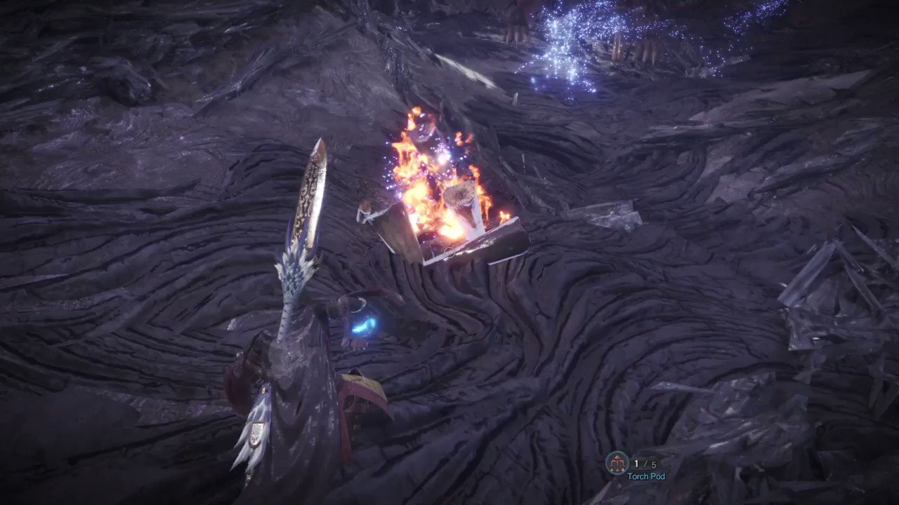 Bannedlagiacrus On Twitter Nergigante S Tracks Revealed That It Preys Upon Other Elder Dragons Although Nergigante Sees Just About All Living Things It Encounters As Prey Other Elder Dragons Are The Main Thing