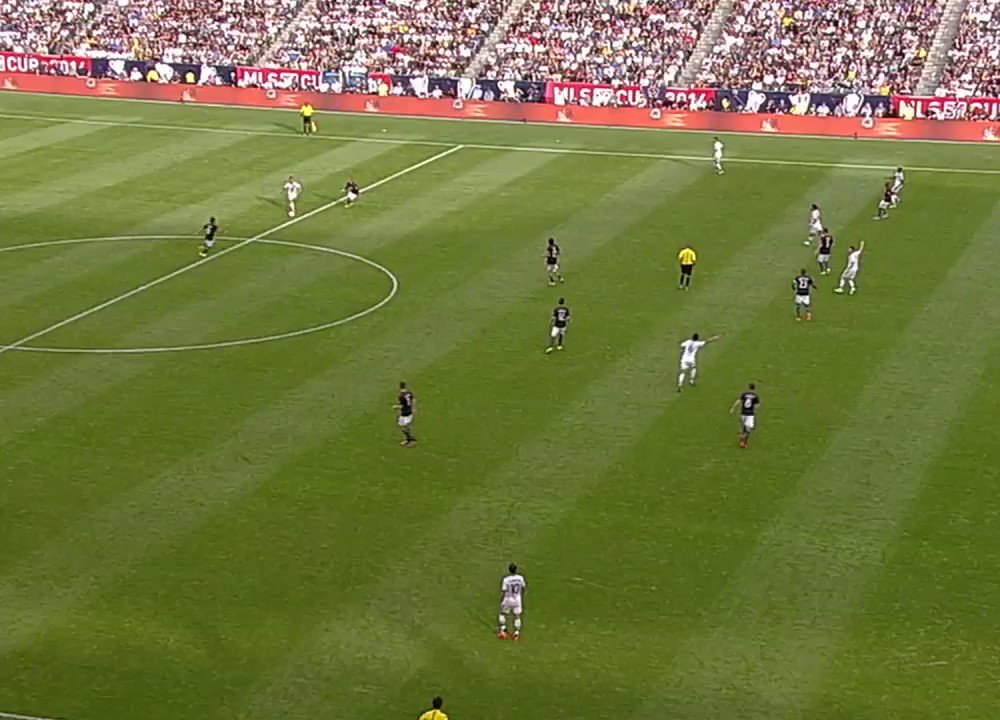 Lethal in front of goal. Acrobatic in celebrations.

Happy birthday to the legend, Robbie Keane! 