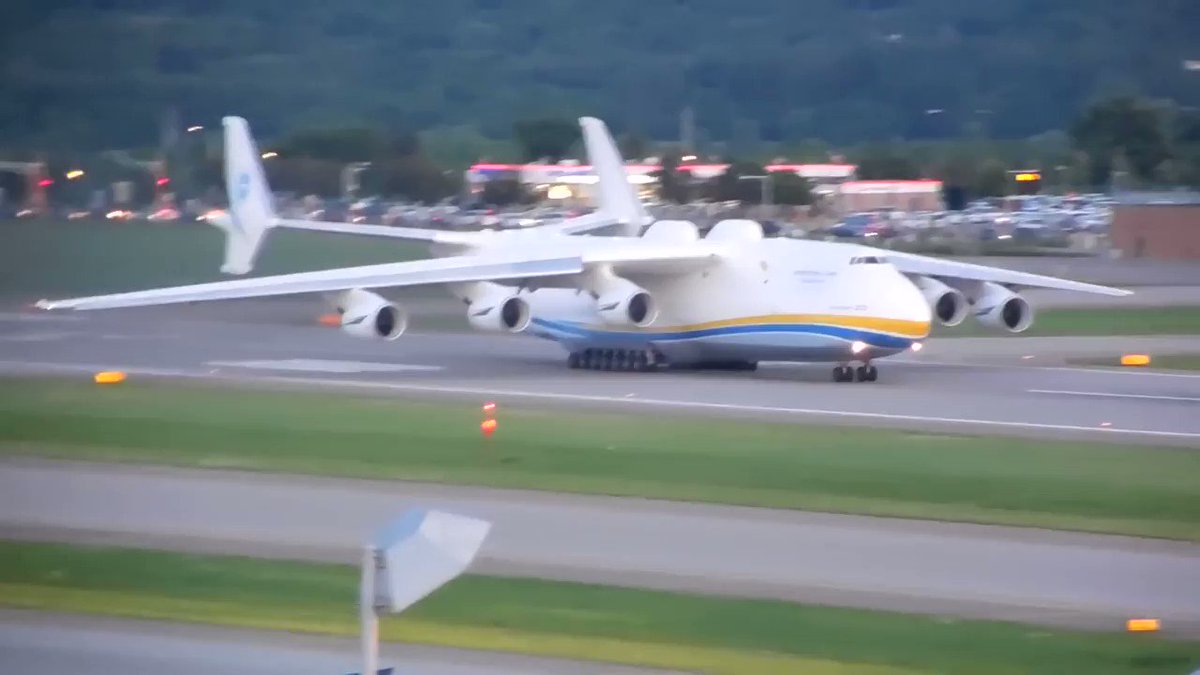 Despegue de un Antonov 225 Mriya, muy impresionante...!