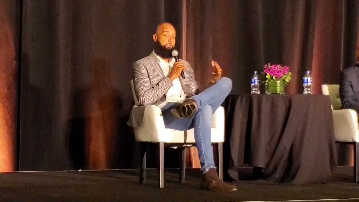 From the @NBAalumni #LegendsConference yesterday a snippet from @DrewGooden as he opens up about his business acumen and ownership in @wingstop. Drew is shrewd and passed on his knowledge to a crowd of retired players.