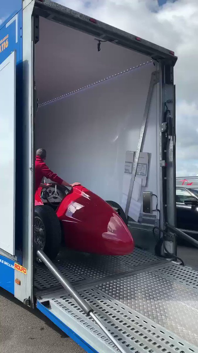 History comes back to life in Silverstone...📍Stay tuned! 👀
#BritishGP #AlfaRomeoRacing #Alfetta #SauberMotorsport @alfa_romeo @AlfaRomeoMuseo