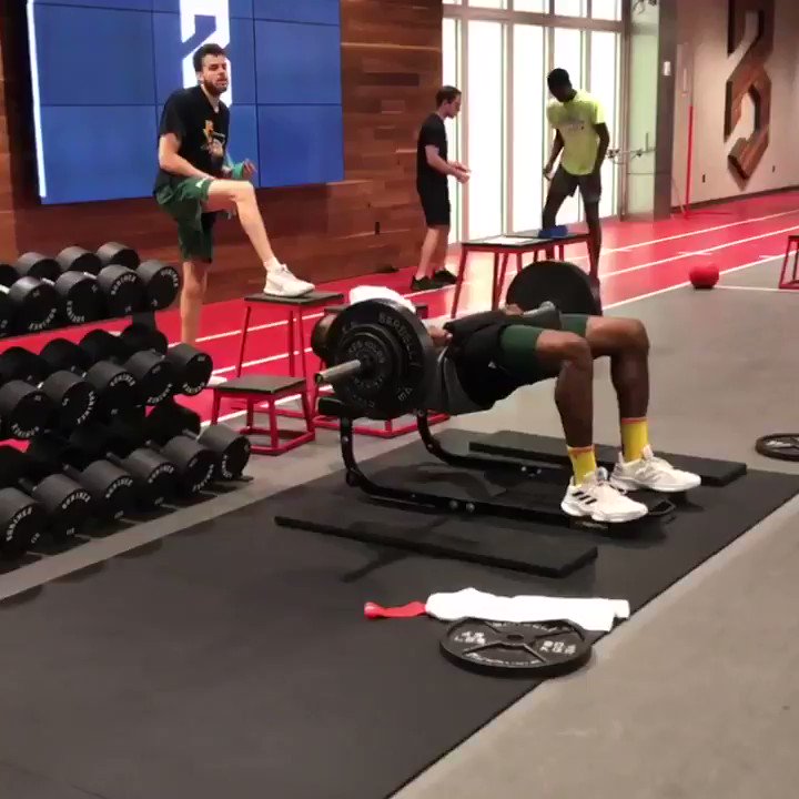 Hard to believe it’s @dfavors14 9th off-season training at P3. @PelicansNBA fans should be very excited as Derrick is in great shape with a few months left to build! Derrick’s first session back focused on some fundamental physical qualities that are important for him. 🏀💪