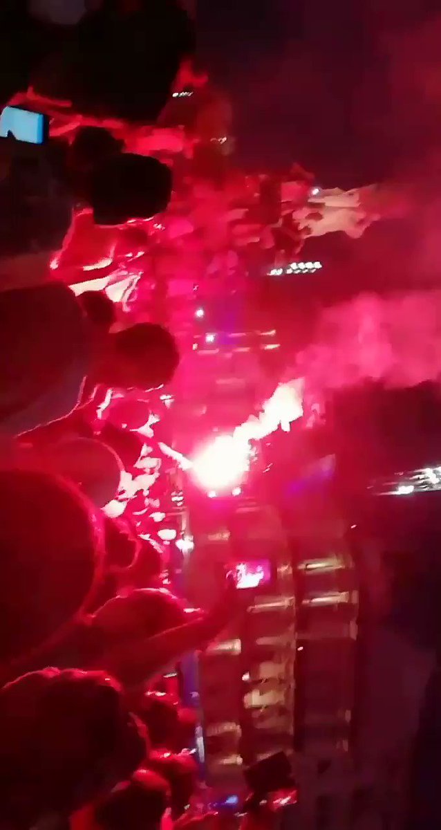 Algerian in France got no chills #CIVALG #LesFennecs #LesVerts