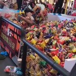 これぞ人間UFOキャッチャーwものすごくやってみたいw