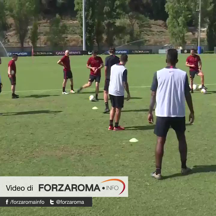 Niente pause, zero scuse: testa bassa e pedalare. Al resto ci pensa Mister #Fonseca
PS: Attivate l'audio
#Trigoria #Ritiro2019 https://t.co/XCNoLuDbJH