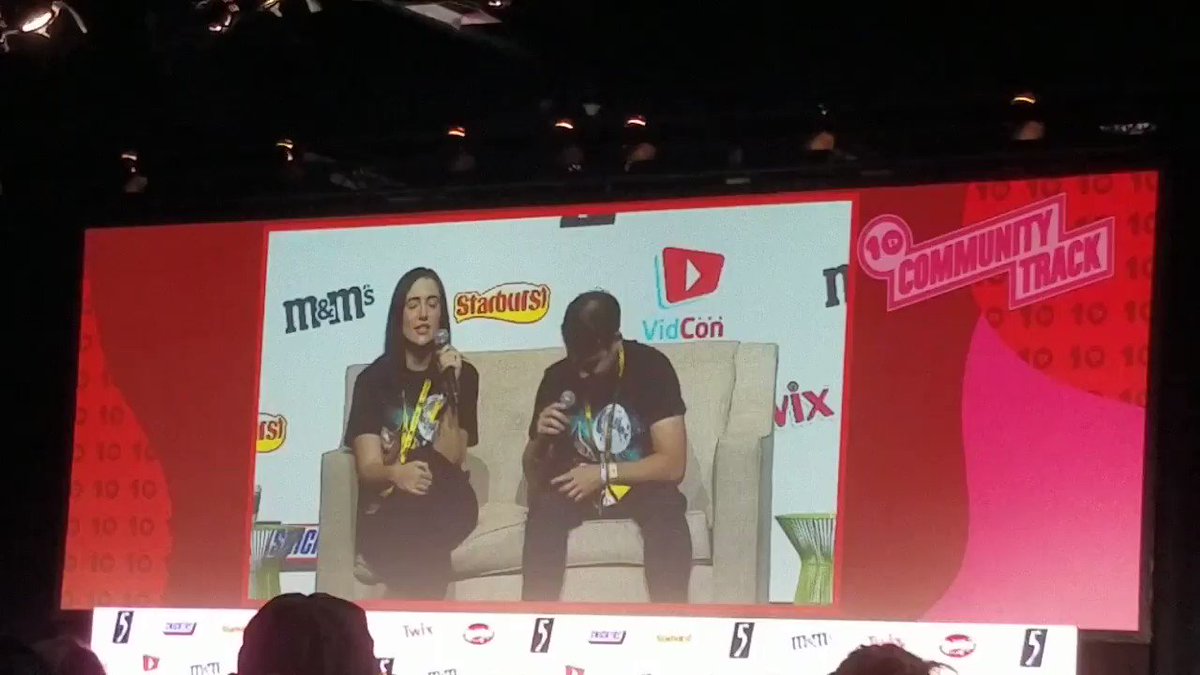 #VidCon2019 Safiya Nygaard and Tyler talking about going out to dinner last night to a sushi restaurant with Dan and Phil and Christine and her sister Jen. I just missed the beginning she said Dan and Phil asked them to pick the restaurant.