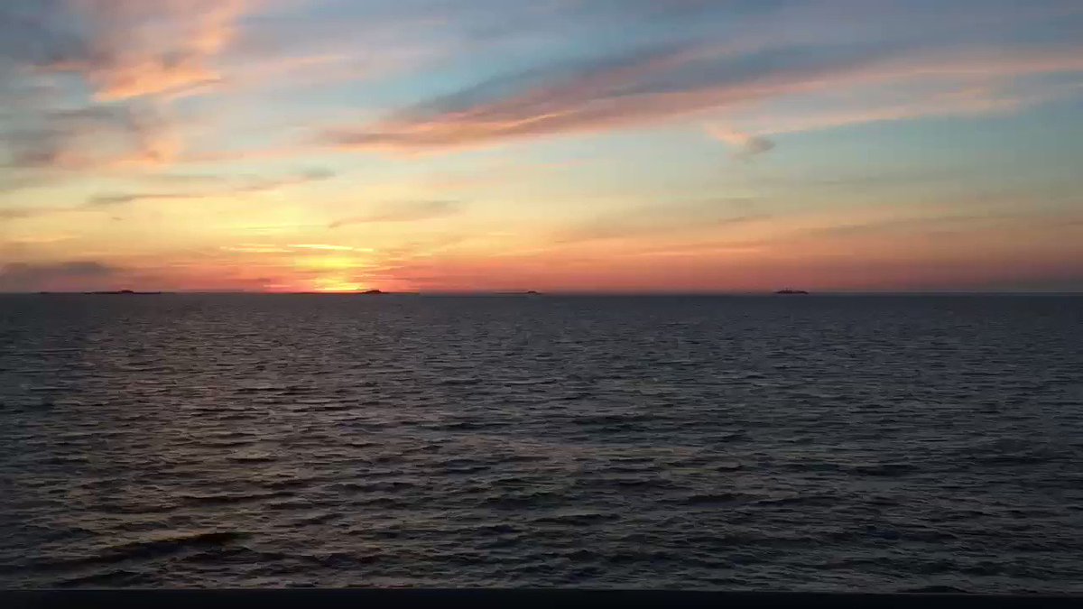Itβs #FF.... our sunset marks the start of some more night runs for our #navigation students! #RoyalNavy #boldlygo #AlwaysBeASailor