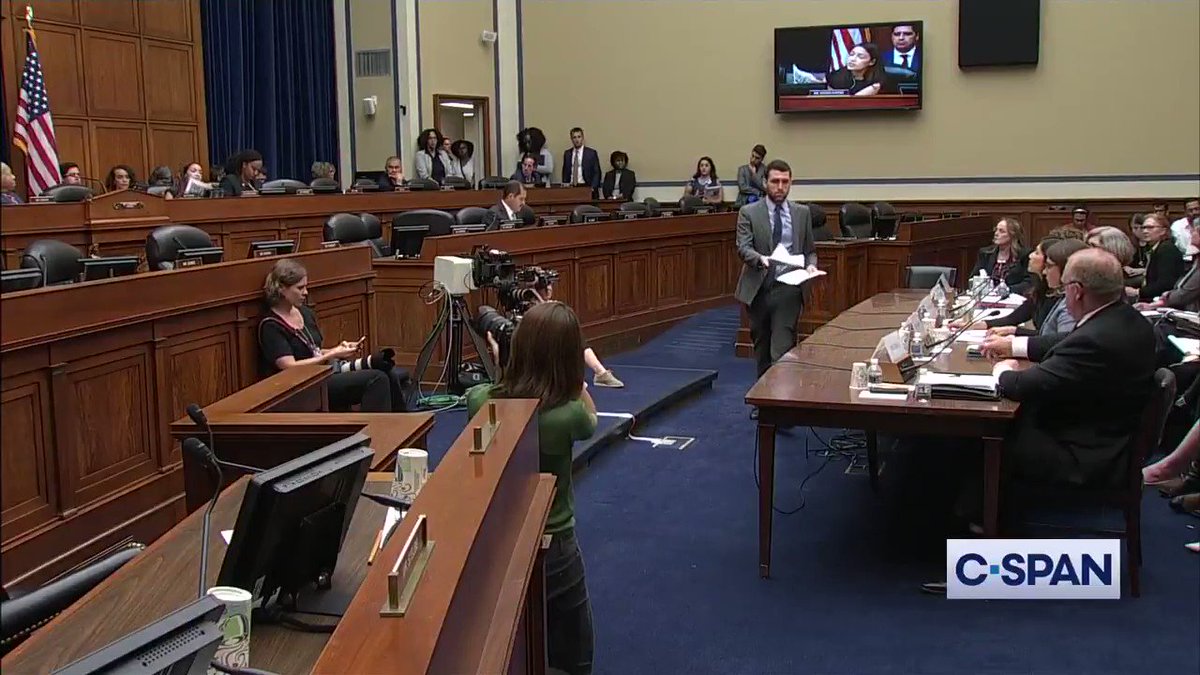 🔥HOLY, WOW🔥
Unprepared @AOC tries to come at Former ICE Director Thomas Homan.
She gets eviscerated.
It's unfair.
It's hard to watch.
Total savage flex by Homan at the end.
AOC *literally* left speechless.
I've never see a member get more completely & embarrassingly destroyed.