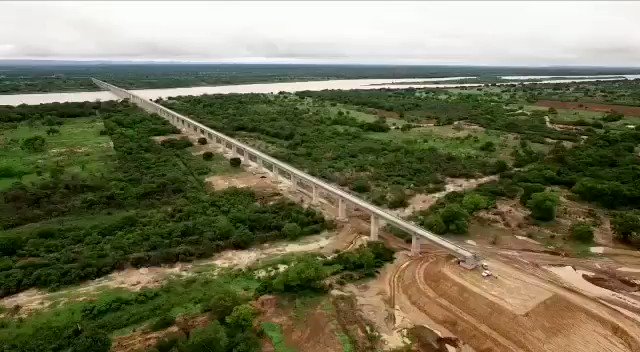 Resultado de imagem para Ponte Ferrovia Oeste-Leste sobre o Rio São Francisco