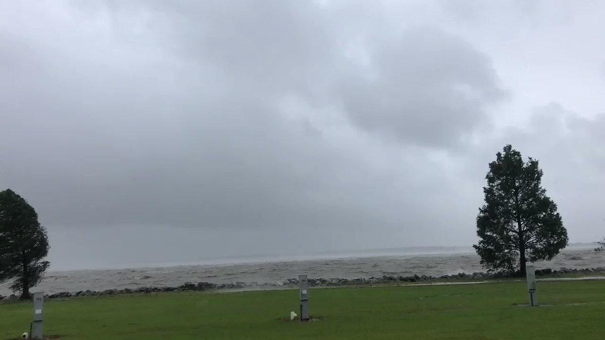 @ReedTimmerAccu's photo on #HurricaneBarry