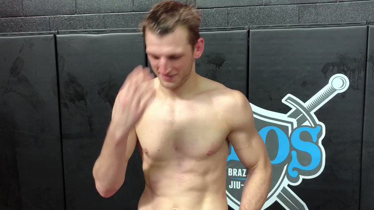 .@danthehangman is en-route to San Antonio ahead of his fight with James Vick next Sunday.
Here's the latest on his fight prep after his last sparring session before heading off.
Odds: http://bit.ly/2Jwt4Nr