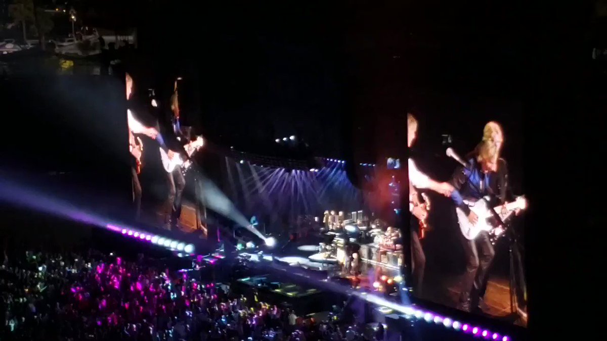 RT @SamuelYLam: OMFG!!!! JOE WALSH!!!! https://t.co/kM2TNtEdIs