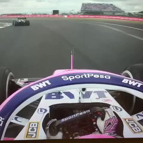 Los fierros no tienen palabra de honor. Durante el safety car se descompuso mi volante, mi balance de frenada se fue hacia adelante y no hubo nada que pudiera hacer para evitar el contacto con Hülkenberg. Volveremos más fuertes para Alemania!!! 💪 #Checo11 #NeverGiveUP 🇬🇧