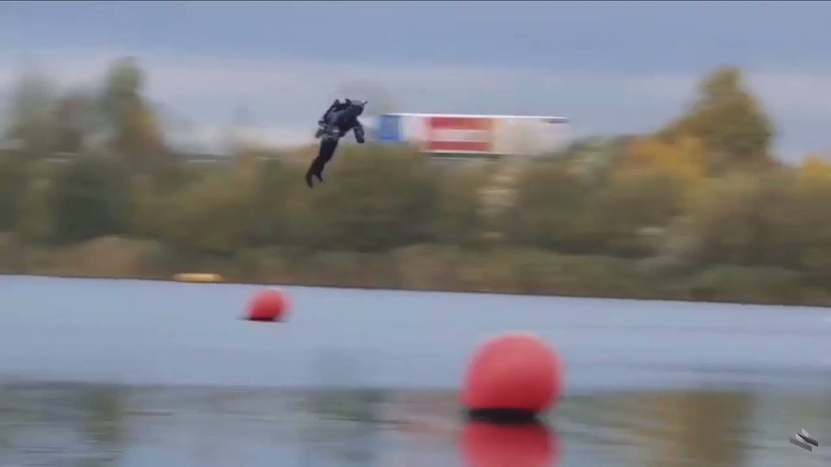 RT @Watsthepointhuh: Me escaping Area 51 with all the cool shit I found in there #Area51 https://t.co/95AGwDNlX1