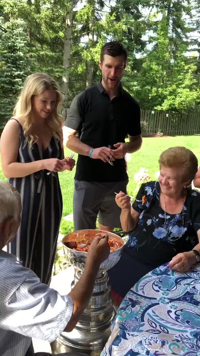 Nonna’s pasta tastes even better served in the #StanleyCup. #stlblues