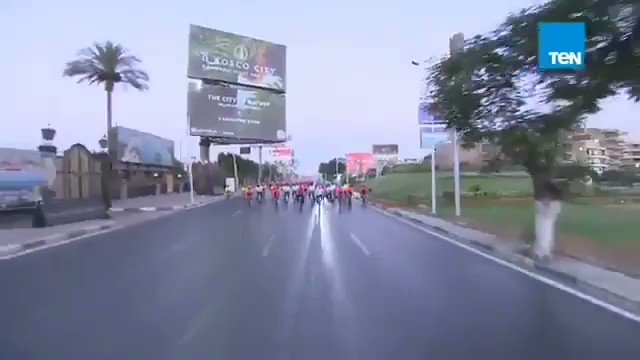 حكمت فعدلت فنفخت فأمنت فتجولت بالعجلة يارجل الرئيس #السيسي فى مشهد تاريخي وهو يتفقد البذور التى زرعها جيش #مصر لتكون اوتاد تحمي مصر شاهد اروع واجمل مشهد ممكن تراه فى حياتك لرئيس مصر