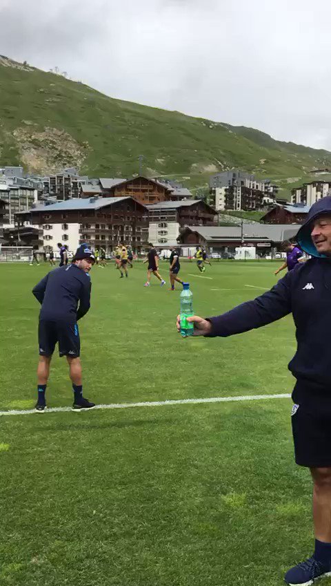 Défi relevé par @Benpaillaugue en chistera s’il-vous plait ✌🏼🍾
@CanalRugbyClub @staderochelais 😉
#BottleCapChallenge