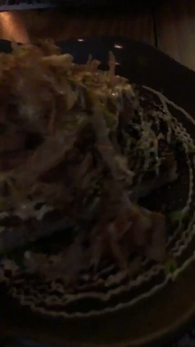 ala a comida do meu prato se mexendo HAUAHAUAH  meu sonho saber pqqq, alguém me explica q eu to chocada