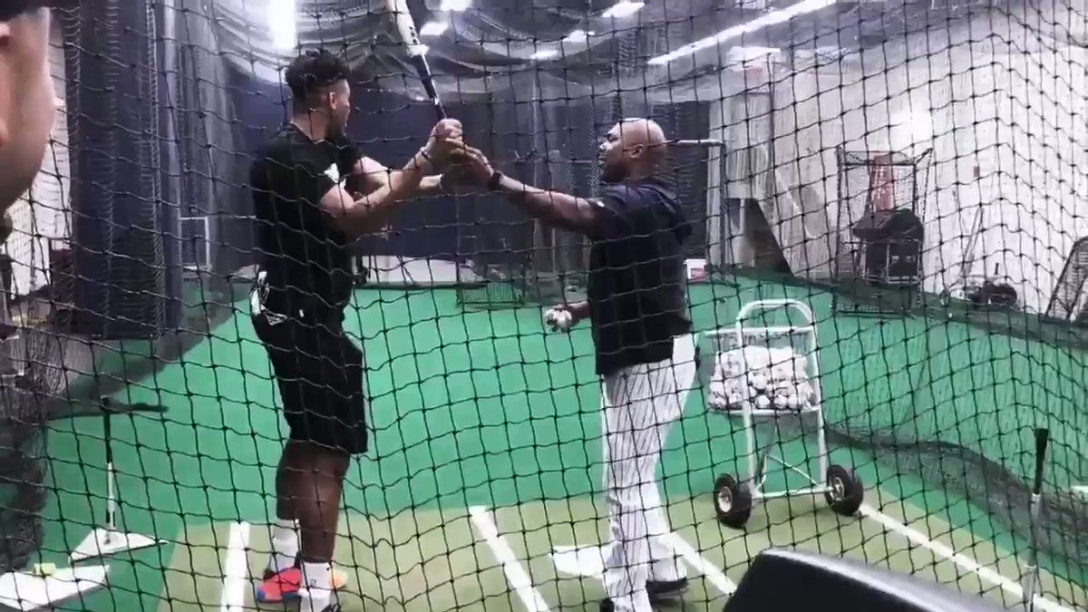 Complex Sports (@ComplexSports) on Twitter photo 15/07/2019 22:43:59 Giannis learning how to play baseball 😂 (via @Yankees) Giannis learning how to play baseball 😂 (via @Yankees)