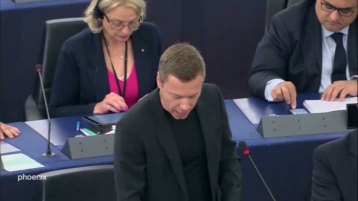 113 Millionen Menschen lebten in der #EU in Armut: Martin @schirdewan @dieLinkeEP gehen @vonderleyen|s Ankündigungen in der Sozial- und Steuerpolitik nicht weit genug. Er kündigte erwartungsgemäß an, dass seine Fraktion @GUENGL keine Zustimmung für ihre Kandidatur geben werde.