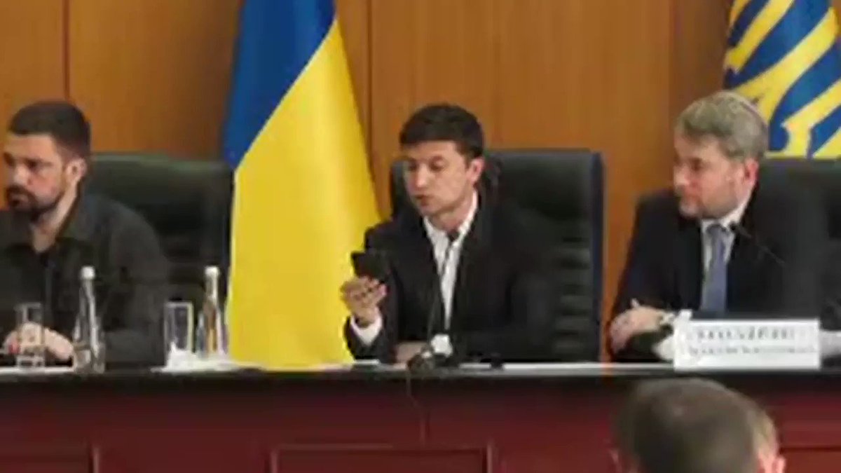 With the parliamentary elections looming, you'd think #Ukraine's officials would be on their best behaviour. Think again.
Insults, foul language and the occasional scuffle are business as usual among Ukrainian politicians. Here are just a few examples.