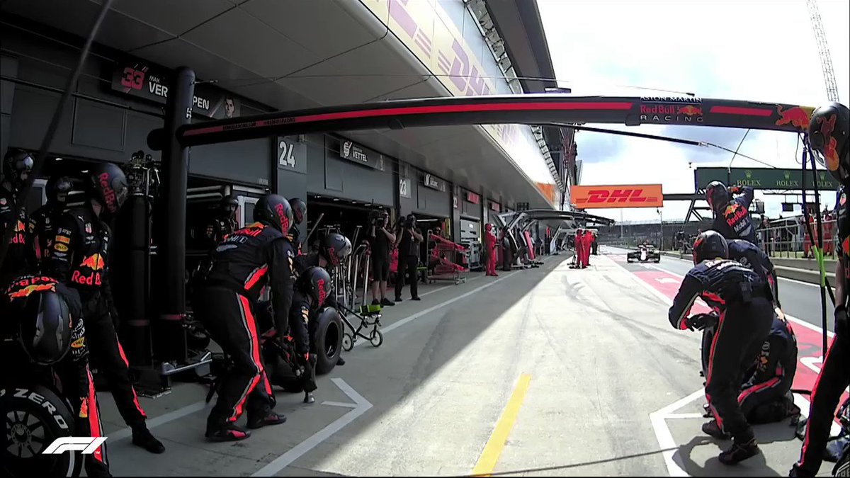 #F1 🇬🇧 #BritishGP 📈 Lo que dejo...
Y para terminar...
#RedBull rompió el récord histórico en un Pit Stop !
1,91 segundos! tardaron para cambiarle las 4 ruedas a #Gasly
El récord anterior data del Gran Premio de Azerbaiyán en 2016 (Massa, Williams, 1.92 segundos).