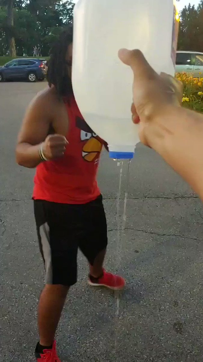 Finally did the bottlecap challenge even thigh it's discriminate against left leg kickers!
#bottlecapchallange #martialarts #fitness #health