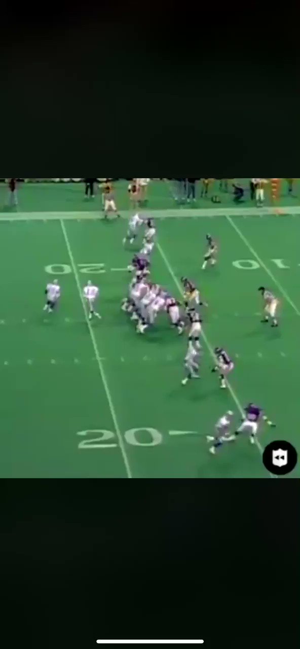 Happy 51st birthday to the human juke stick, Mr. Barry Sanders (video via 