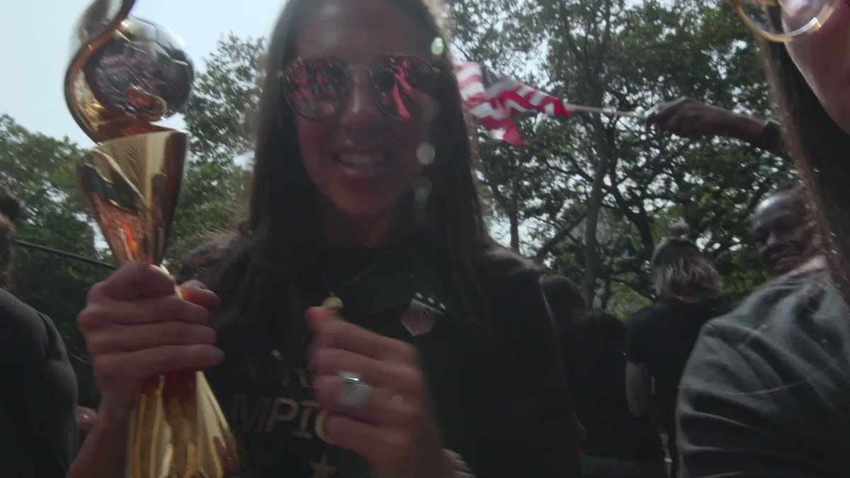 U.S. Soccer WNT (@USWNT) on Twitter photo 16/07/2019 17:22:14 🎶Carli Carli Lllooooyd!🎶 Happy Birthday to our fearless co-captain and 2x World Cup Champ, @CarliLloyd! 🏆🎉 🎶Carli Carli Lllooooyd!🎶 Happy Birthday to our fearless co-captain and 2x World Cup Champ, @CarliLloyd! 🏆🎉