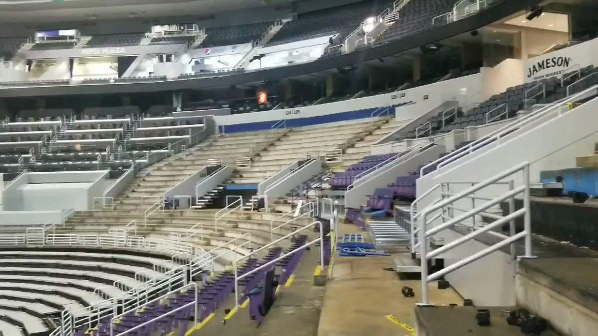 Enterprise Center (@Enterprise_Cntr) on Twitter photo 16/07/2019 21:05:26 Out with the old! @StLouisBlues @arenadigest #STL #StLouis #stlblues #phase3 Out with the old! @StLouisBlues @arenadigest #STL #StLouis #stlblues #phase3
