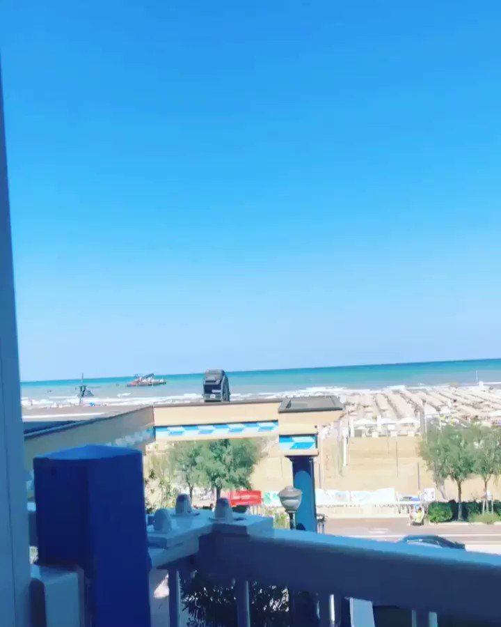 Every now and again you get time to stop and appreciate that travelling to some cool places, to play the sport that you love, is pretty cool... ☀️🌴🇮🇹🏀 #wheelchair #basketball