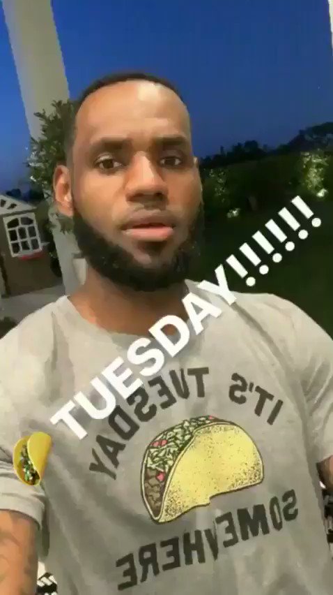 LeBron got AD at Taco Tuesday ๐๐ญ
Also hereโs a link to the shirt heโs wearing: http://bit.ly/2xRMNACย