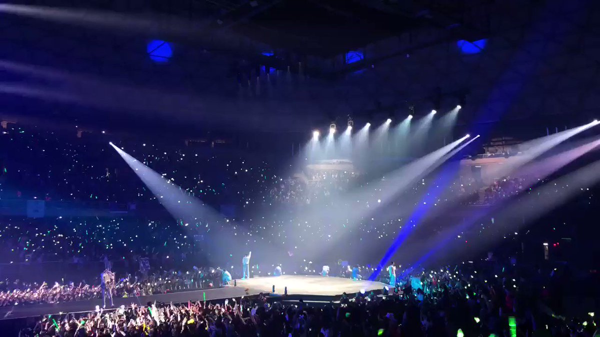GOT7 2019 WORLD TOUR 'KEEP SPINNING' IN SANTIAGO
지금 이대로! 그냥 이대로!👍
@movistararena
#GOT7 #갓세븐
#GOT7_SPINNINGTOP
#GOT7_BETWEEN_SECURITY_AND_INSECURITY
#GOT7_ECLIPSE
#GOT7WORLDTOUR
#GOT7_KEEPSPINNING
