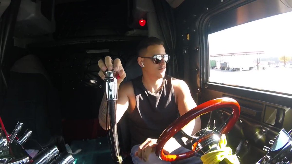 Really smart way to shift your speed. :)
#BriteOverview
#TruckDriver #trucking #trucks #TruckDrivers #Truckers #Trucker #TruckerLife