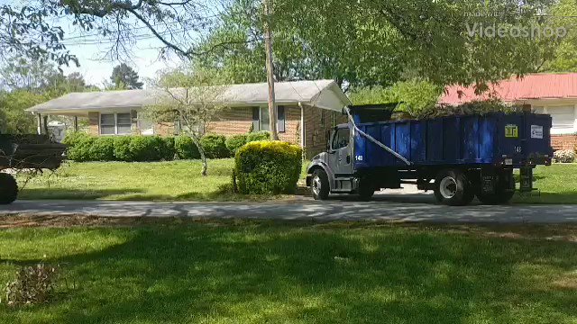 Greenville Sanitation doing their thing. #dumptruck #tarp #trucklife #keepontrucking #truckdrivers #haul #wasteindustry #yardwaste