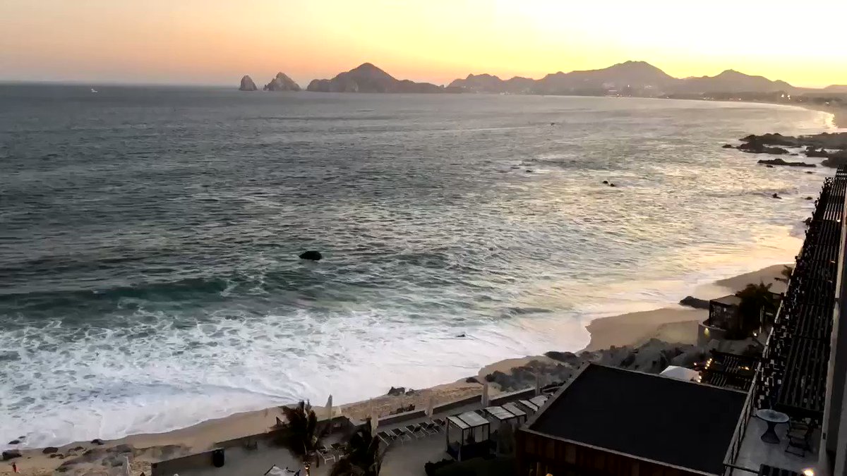 Cabo nights w/ @kristinlgillen & @cartergillen #cabo #cabosanlucas #thecapehotel #mexico #vacation #travel #instatravel #travelgram #tourist #tourism #vacation #traveling #trip #instagood #instamoo