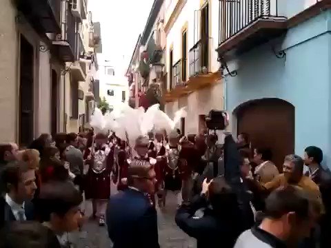 Los #JUEVES en mi barrio...Como en ningún sitio.@Macarena_Barrio @BandaCenturia @Hdad_Macarena