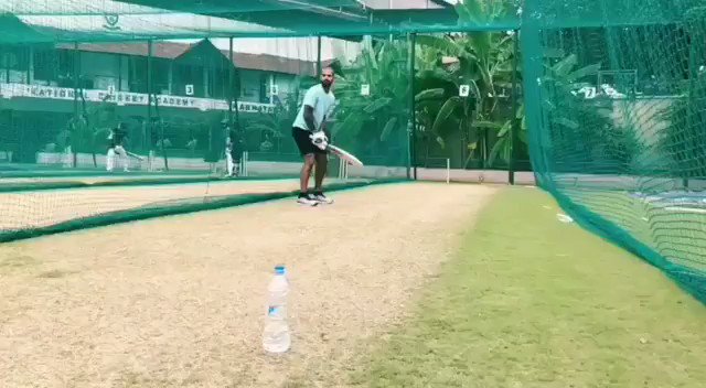 Yuvi Paaji, here is my #BottleCapChallenge! This is the first time I am picking my bat up after my injury..feels good to be back! ๐ช@YUVSTRONG12