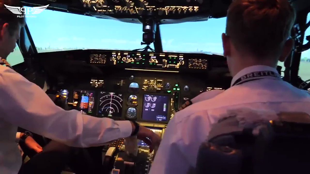 Can a passenger land an #airliner safely? Check out my #Youtubevideo to find out.#aviation #aviationdaily #pilot #jetpilot #pilotpatrick #flying #pilots #instagood #instalike #followme #aviationphotography #flyingvideo