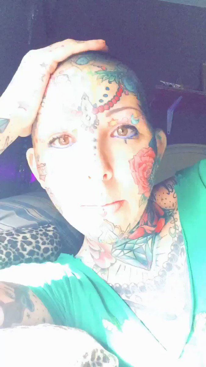 lil Miss Sunshine โ๏ธโจ#tattooedmodels #tattooed #tattoos #girlswithtattoos #heavilytattooed #facetattoos #baldgirl #alternativegirls #inked #InkedModel #inkedup