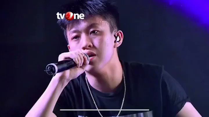 DIKRITIK DINO PATTI DJALAL, NETIZEN BELA RICH BRIANRich Brian dan Dino jadi beberapa kata kunci yang trending di Twitter Indonesia, Rabu pagi, (17/7). Rupanya keramaian di jagat Twitter itu disebabkan oleh cuitan Dino Patti Djalal pada Selasa malam (16/7)#NewsOne