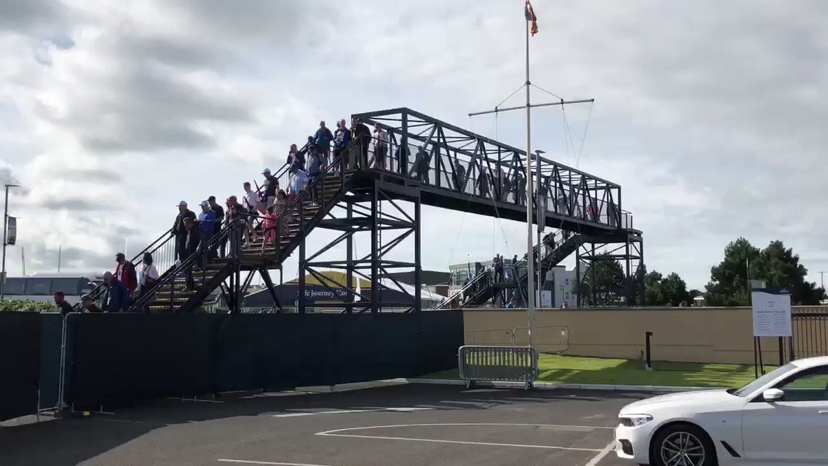 One thing I’ve loved about this week is the fans. They’ve arrived in their thousands every morning come rain or shine. The course is packed again. #TheOpen