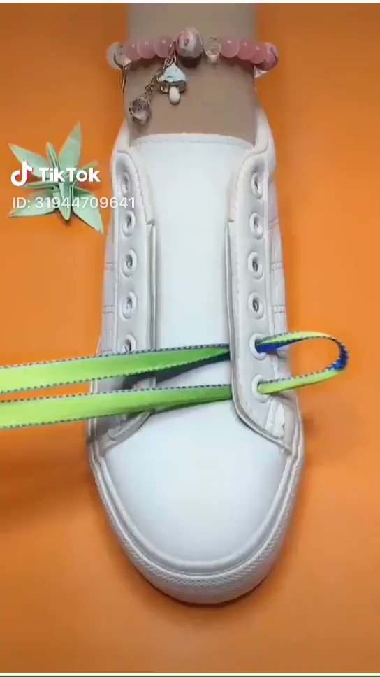 Tiktok Japan 公式 ティックトック おしゃれな靴紐の結び方 ダウンロードはこちら T Co Yhkngwcw3s Tiktok T Co Hudezmtto9 Twitter