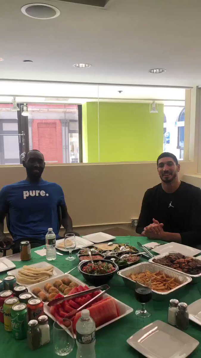 Turkish #CheatDay with the one and only Tacko Fall @tackofall99
🇹🇷 🇸🇳