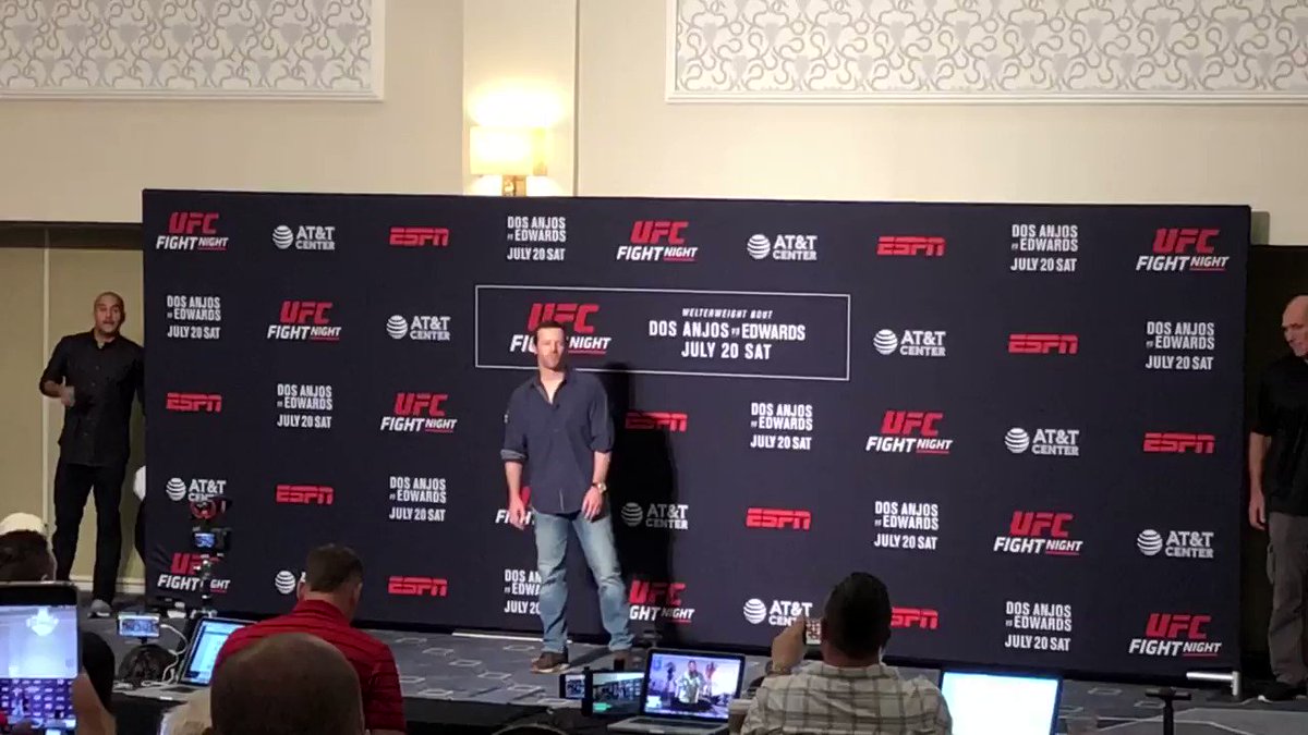 No shenanigans at the face-off between @danthehangman and James Vick in San Antonio this morning.
The Hangman has made weight and is ready to have at it! 👊🇳🇿
Odds: http://bit.ly/2JQB7nj