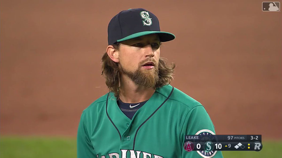 A shutout on 98 pitches. What a performance by Mike Leake. 👏#GotYourBack